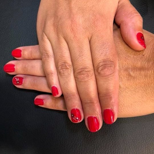 vernis-rouge-semi-permanent.jpg